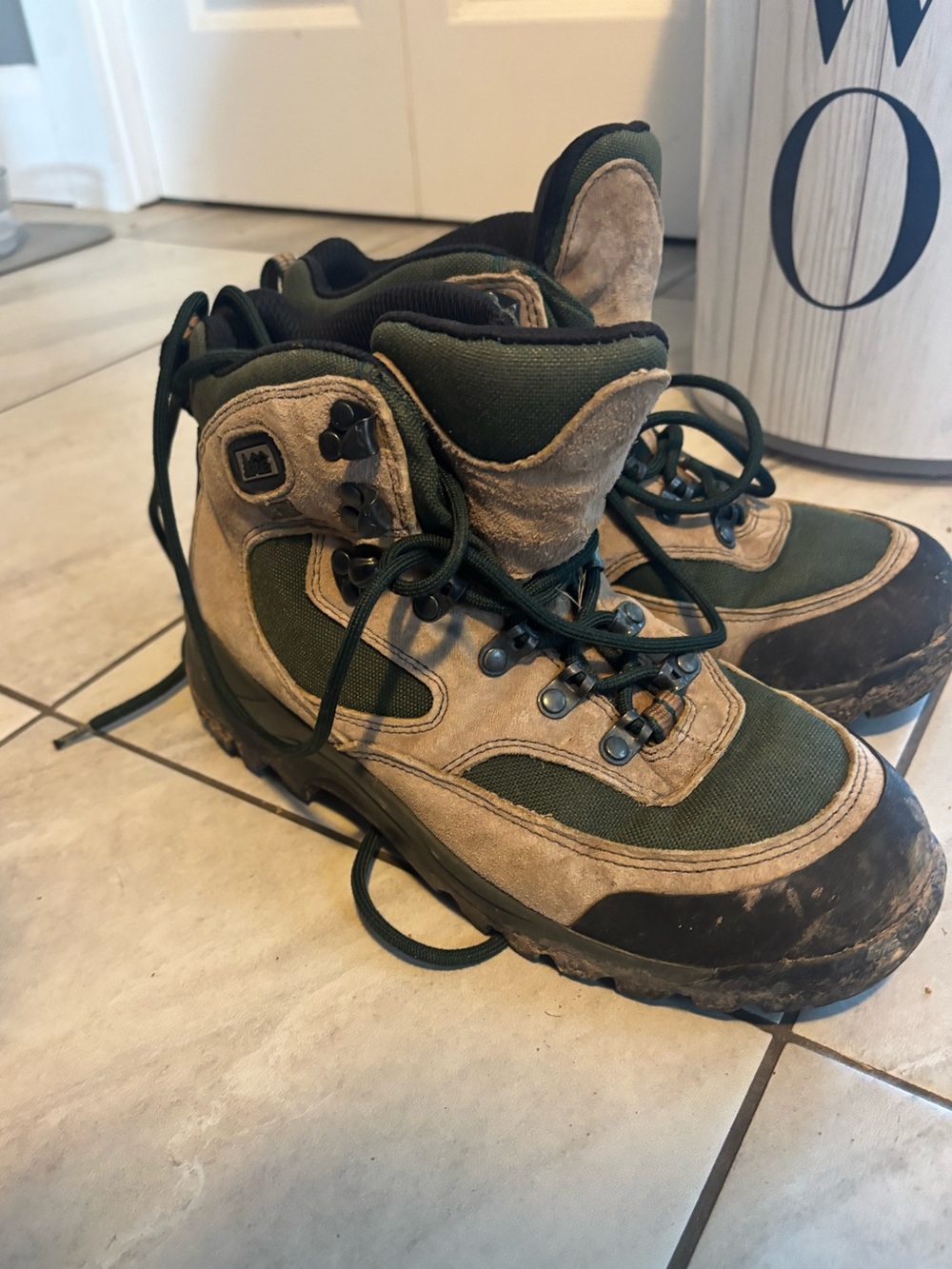 Outdoor Hiking Boots in Olive Green and Tan